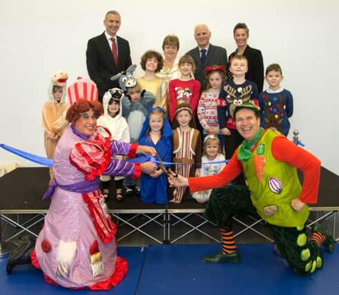 panto stars cut the ribbon at opening of new Eastbourne primary SUS-161220-130224001
