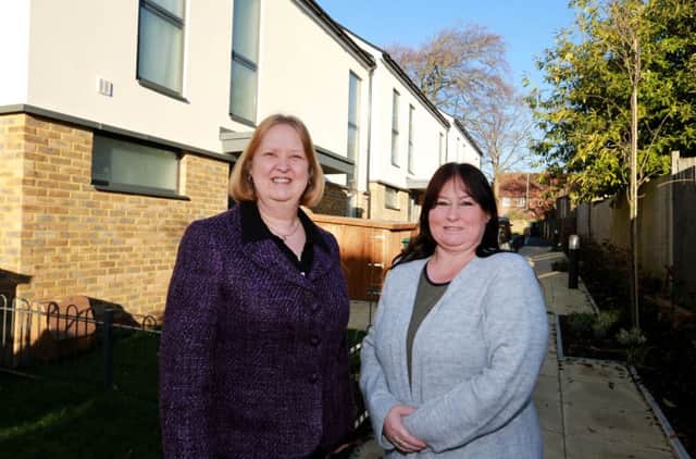 Cllr Anne Meadows with resident Sandra Banks SUS-170120-145744001