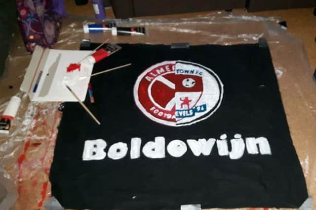 Dutch fans' specially made banner to honour their idol, Enzio Boldewijn SUS-170123-202537002
