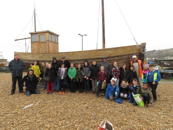 Youngsters connect with the fishing community as part of the STEAM workshops SUS-170314-103141001