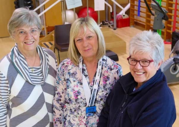 Linda McBride (centre) with CRSWS Trustees, Muriel Williamson (left) and Gill Ranson