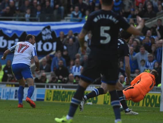 Glenn Murray scores Albion's winner. Picture by Phil Westlake (PW Sporting Photography)
