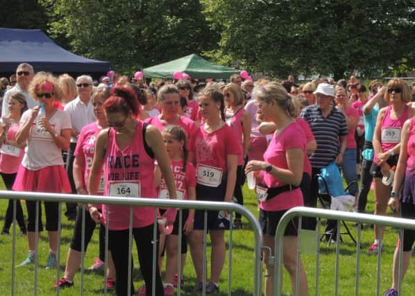 Cancer Research UK Race for Life in Horsham Park 2017 SUS-170406-123934001