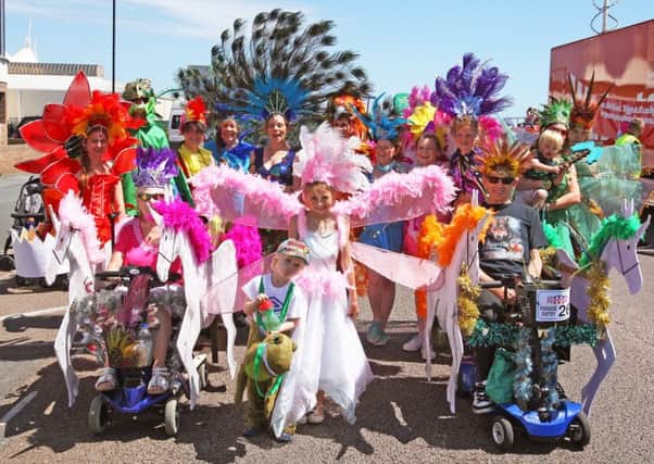 DM17627700a.jpg Bognor Regis carnival 2017. The R T Family. Photo by Derek Martin SUS-171106-164653008