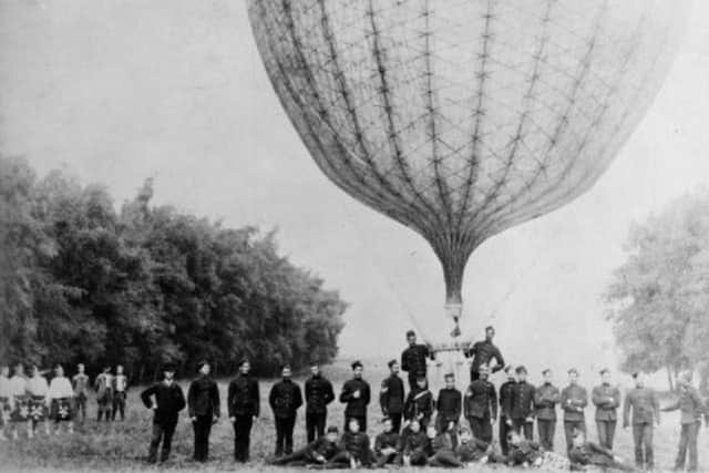 The observation balloon deployed in the Crimea by the RE.