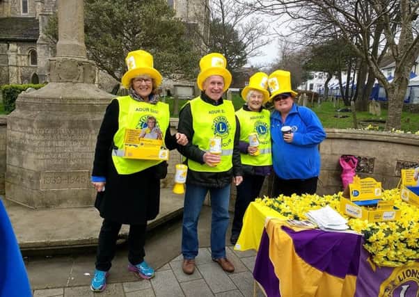 Adur East Lions collecting for Marie Curie SUS-170320-143643001