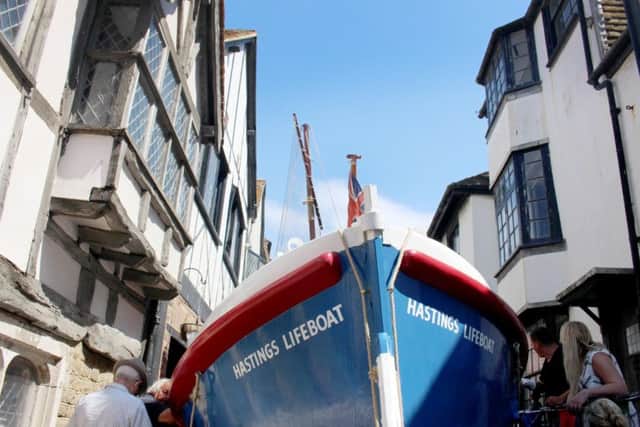Lifeboat on the move by Kevin Boorman SUS-170619-132059001