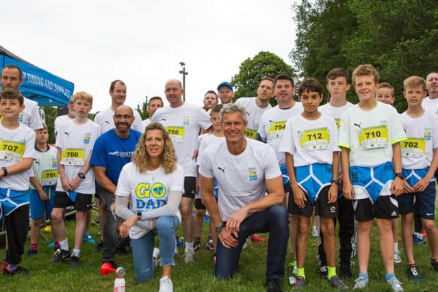 Sally Gunnell and Mark Foster with runners at the start line (Credit: Hugo Michiels Photography)