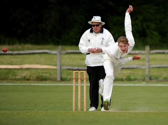 Will Fazakerley bowling for Billingshurst. Picture by Steve Robards SR1512008