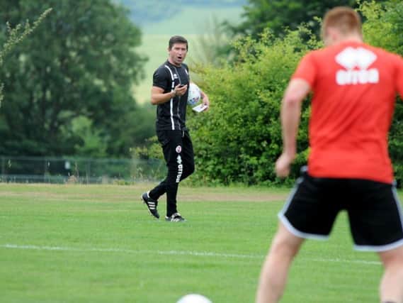 Crawley Town head coach Harry Kewell takes training at Sussexsport's Falmer Sports Complex at the University of Sussex. Picture by Jemma R Jones/Sussexsport