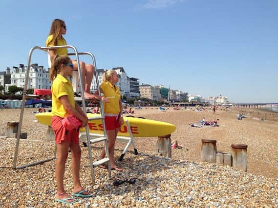 Eastbourne lifeguards on duty SUS-171007-111924001