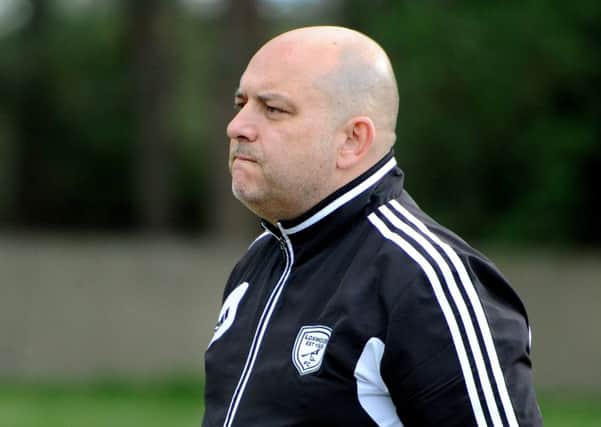 Loxwood v Arundel FC. 01-04-17. Loxwood manager Dave Cocoracchio. Pic Steve Robards  SR1706371 SUS-170304-113930001