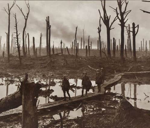 Battle of Passchendaele  Australian gunners in ChÃ¢teau Wood near Hooge, in October 1917 SUS-170731-125024001