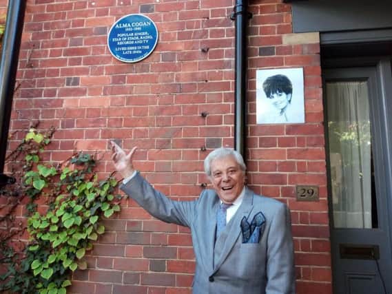 Lionel Blair unveils Alma Cogan plaque
